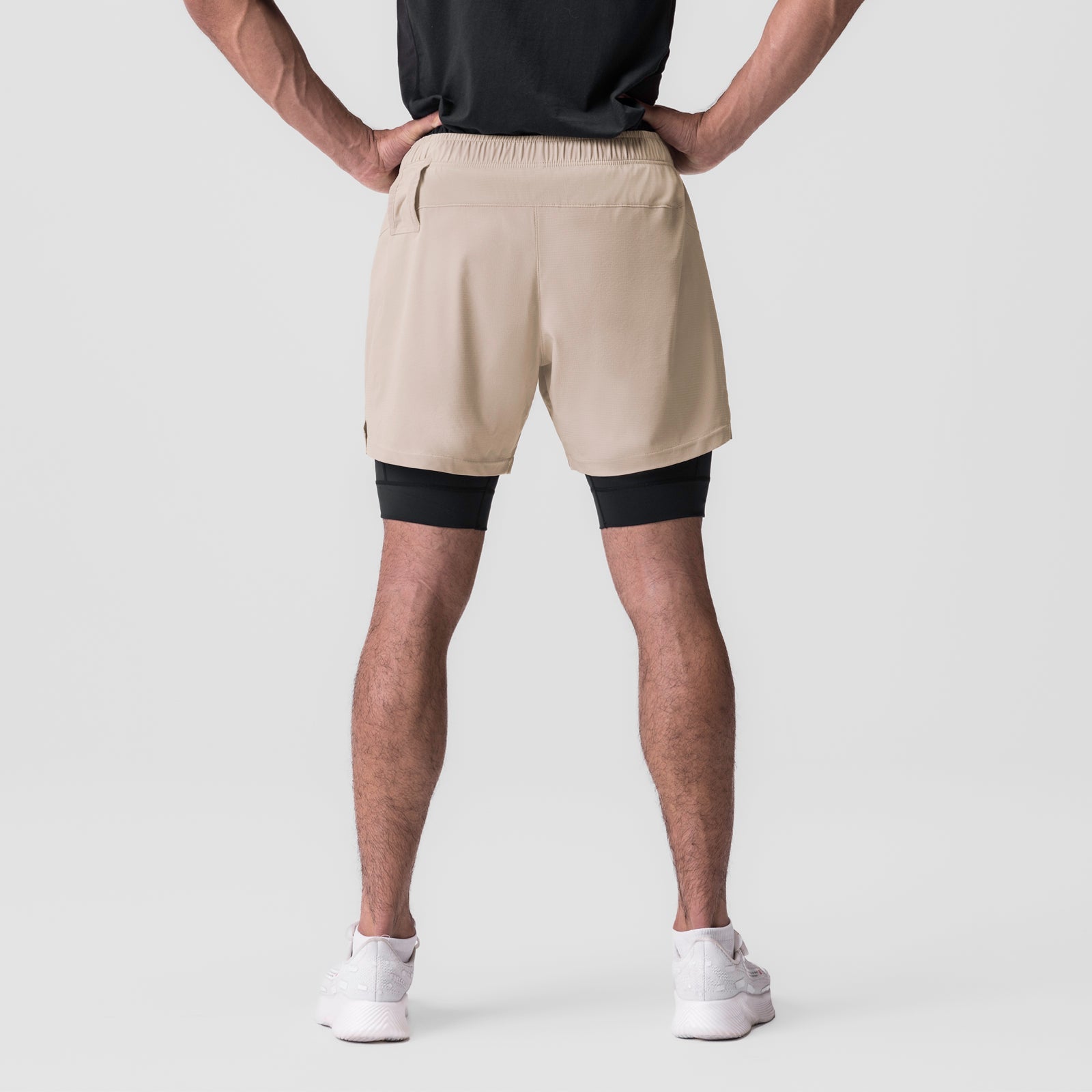 0784. Ultralite™ 6" Liner Short - Beige/Black
