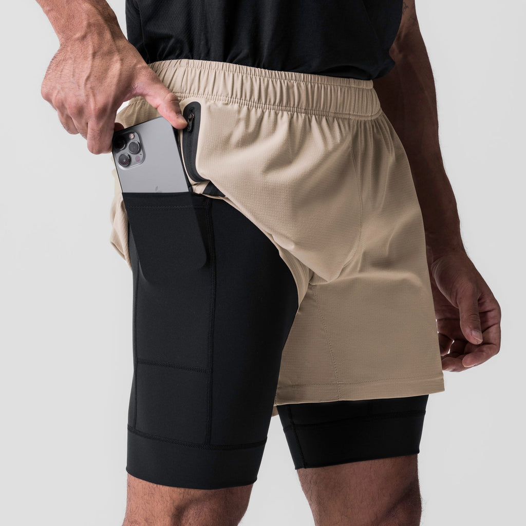 0784. Ultralite™ 6" Liner Short - Beige/Black