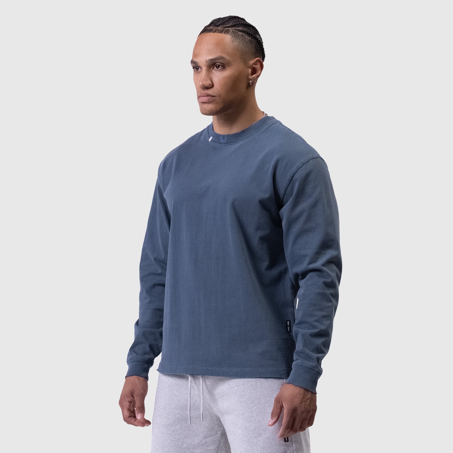 0851. Tech Essential™ Relaxed Long Sleeve - Faded Navy
