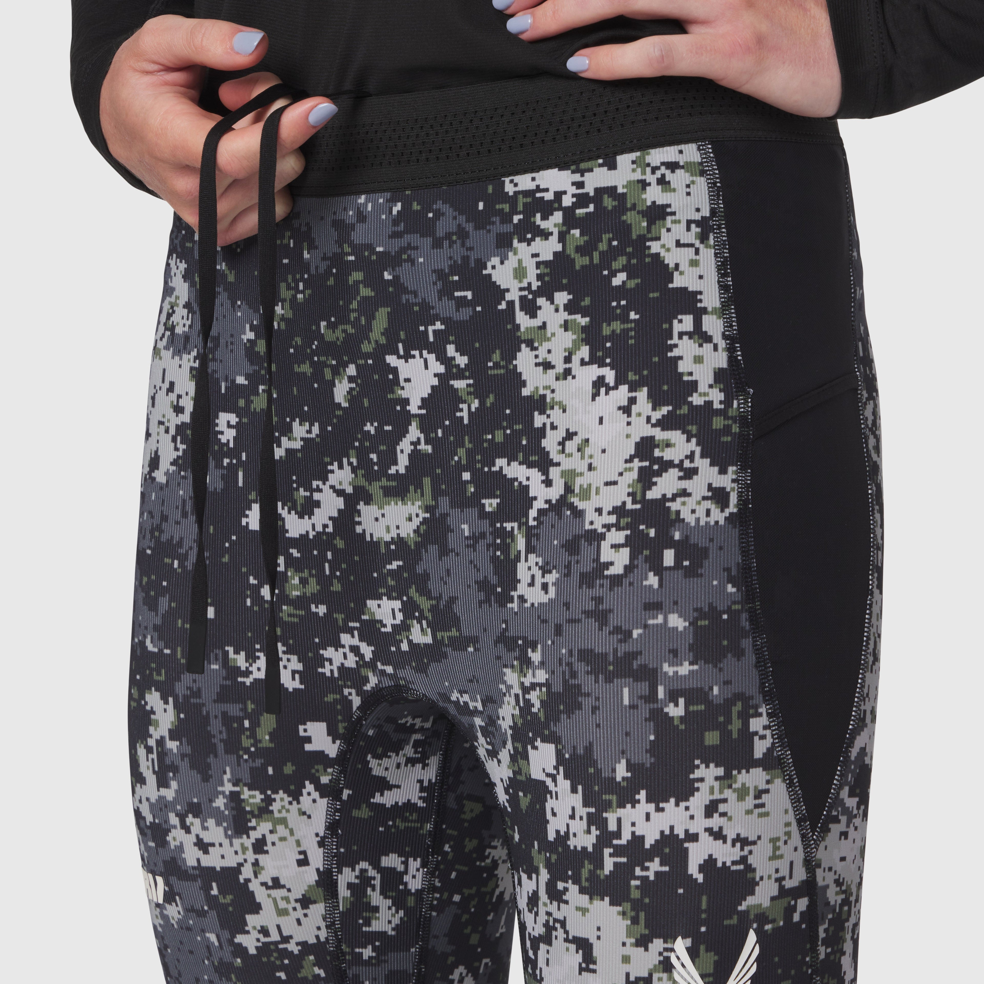 W055. Lycra® Ribbed Running Tight - Pixel Camo
