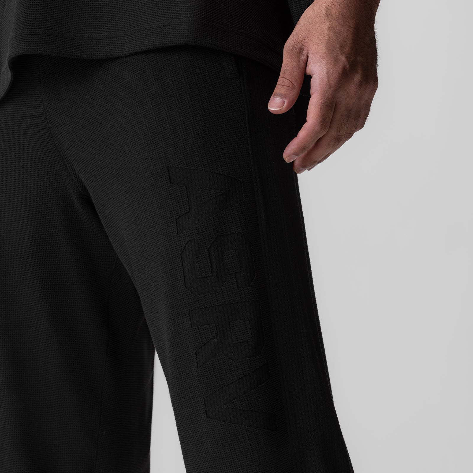 0957. Waffle Knit Relaxed Sweatpant - Black/Black