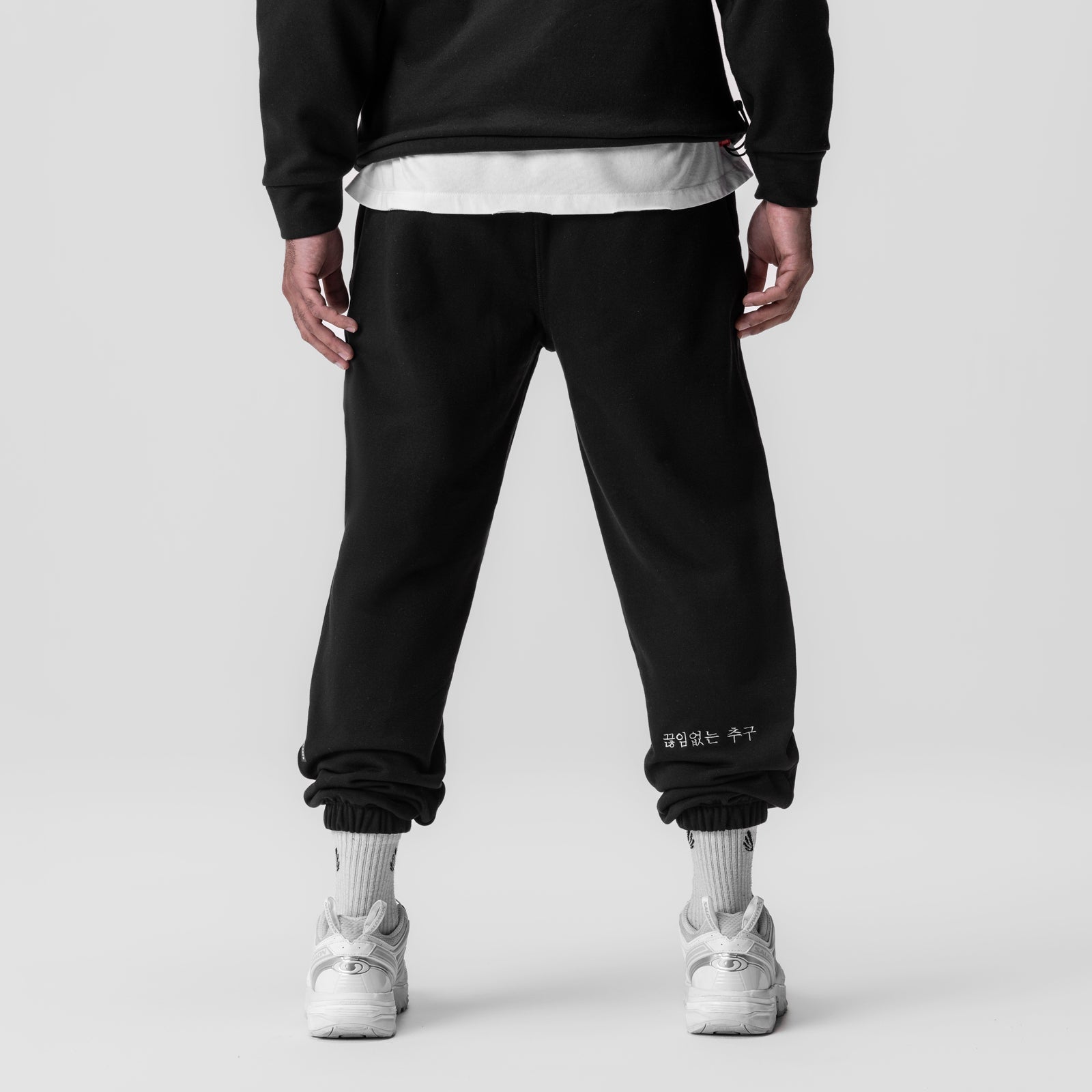 0655. Tech-Terry™ Oversized Sweats - Black "Emblem"