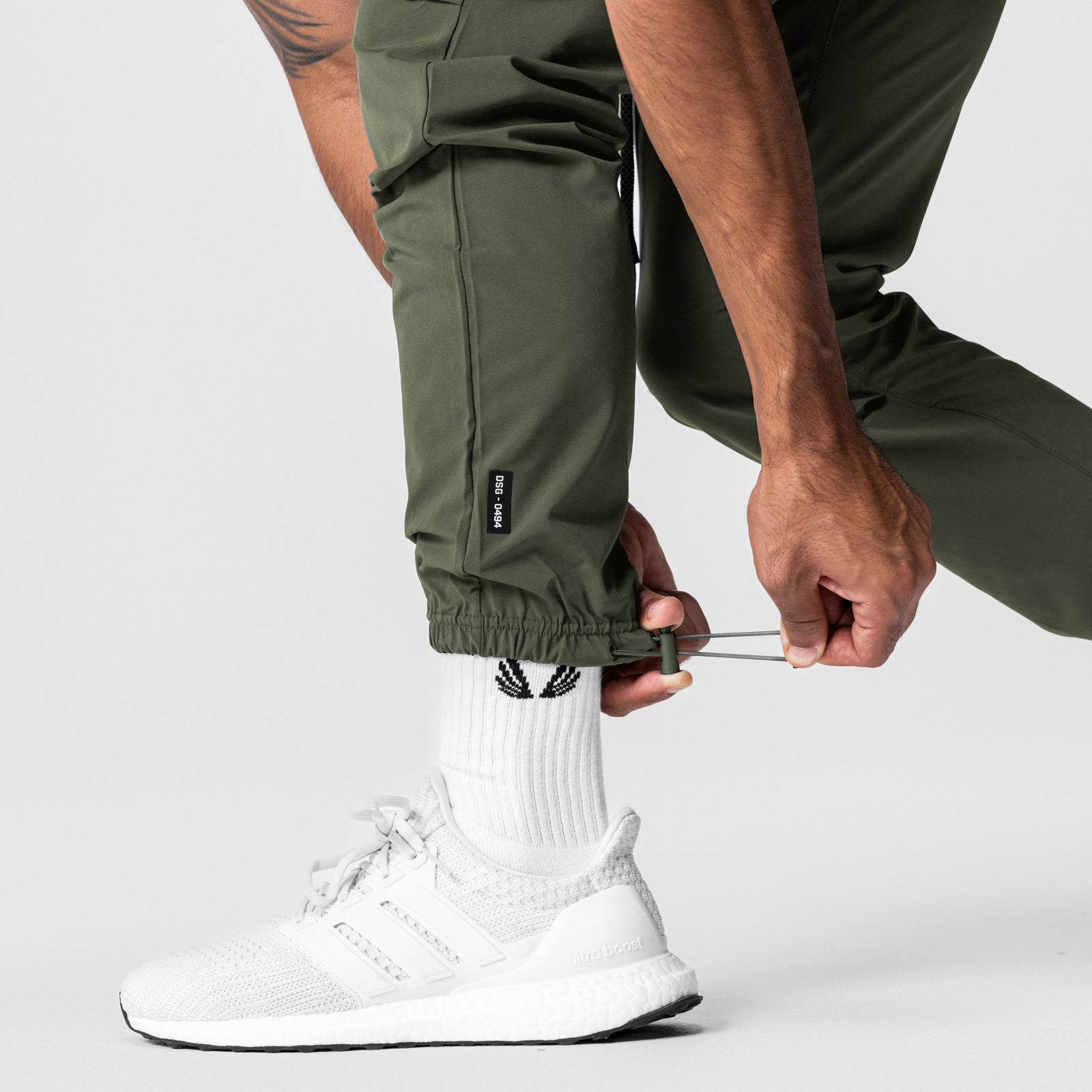 0494. Ultralight Track Pant - Olive