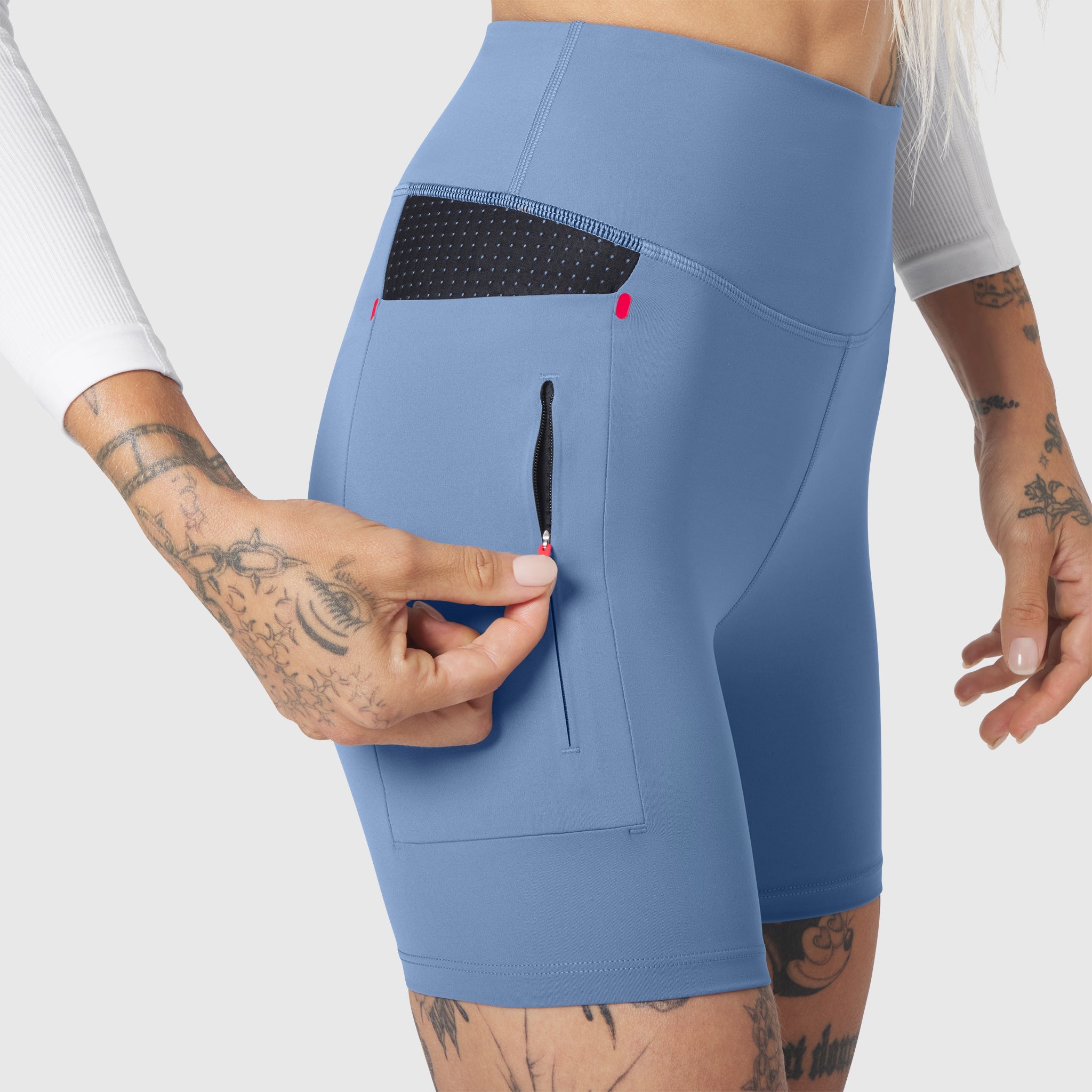 W099. LYCRA® ADAPTIV Hybrid Bike Short - Slate Blue